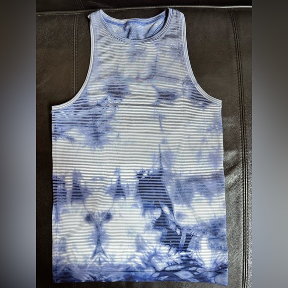 Lululemon Swiftly Tech High Neck Racerback Tank 2.0
Shibori Stripe True Navy - Picture 3 of 6